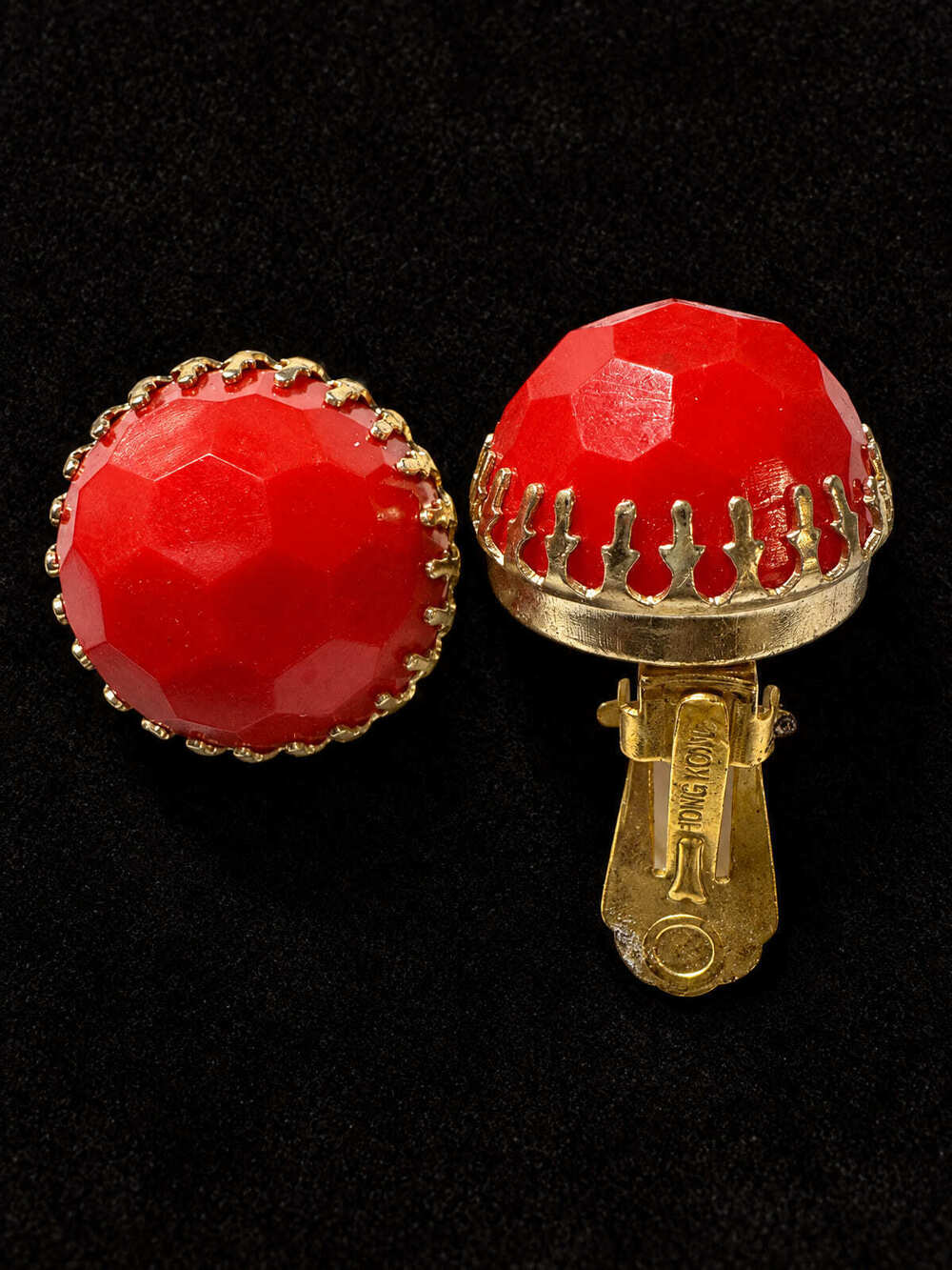⚜️ Clip-On Earrings | Mod-Style | Red Faceted Glass Gold-Tone Crown 💗